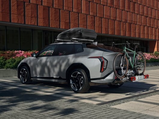 Listwy boczne, szczotkowane aluminium, Kia EV4, EV4 GT-line, EV4 Fastback, EV4 Fastbacka GT-line