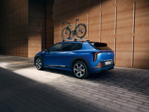 Listwa ozdobna klapy bagażnika, szczotkowane aluminium, Kia EV4, EV4 GT-line