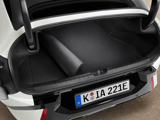 Dwustronna mata bagażnika, Kia EV4 Fastback, EV4 Fastback GT-line