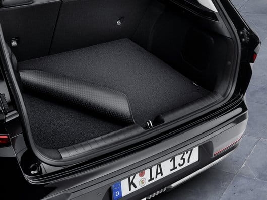 Dwustronna mata bagażnika, Kia K4, K4 GT-line